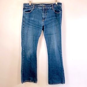 Old Navy The Dreamer Mid-Rise Boot-Cut Women’s Size 16 Classic Blue Jeans